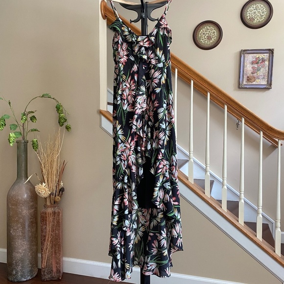 Likely Rae Ruffled Floral Maxi Wrap Dress Size 4 - Picture 4 of 16
